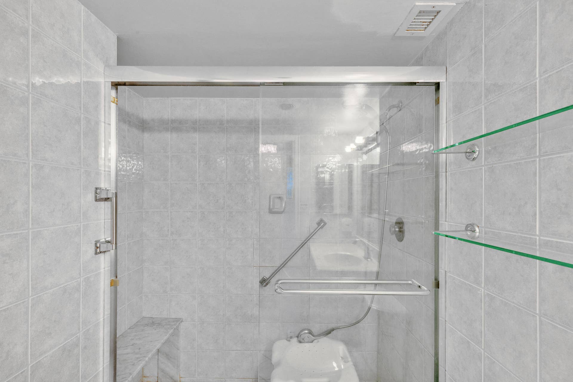 11 Guest Bathroom (3)