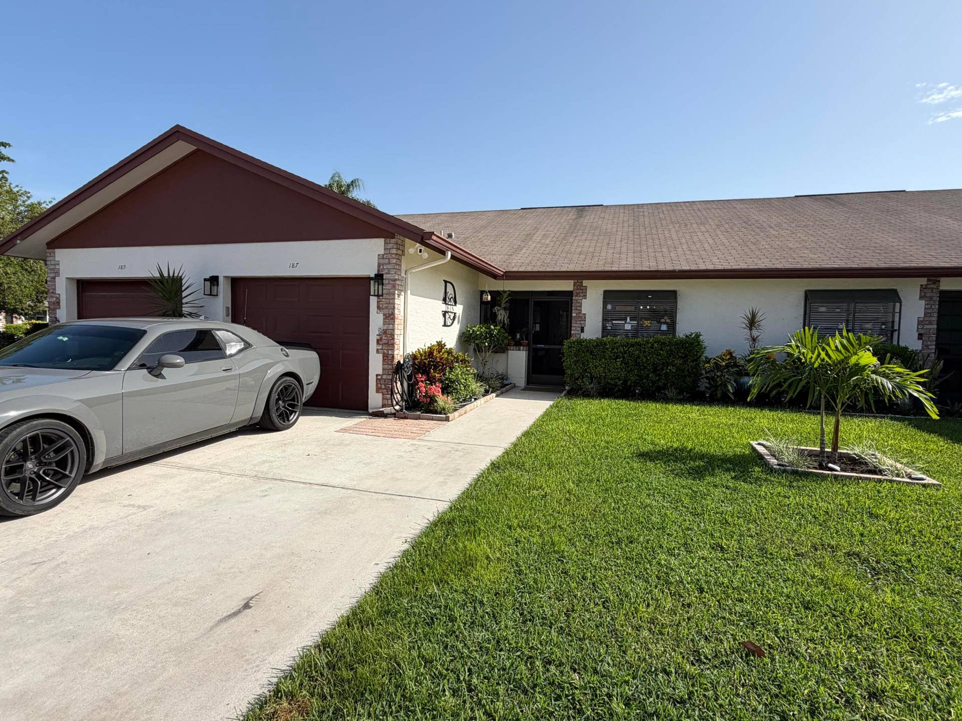 Jupiter, FL 33458 Front of house with garage