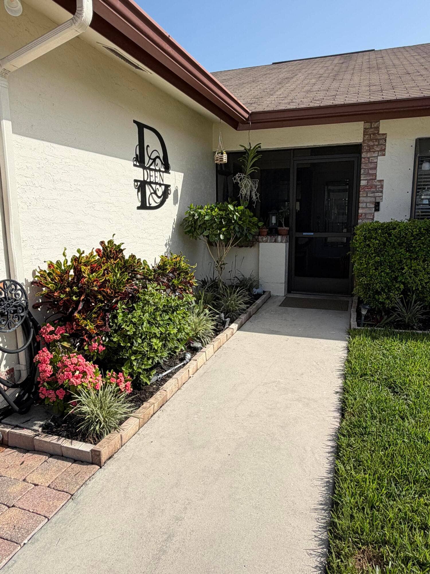 Jupiter, FL 33458 Entrance to front porch