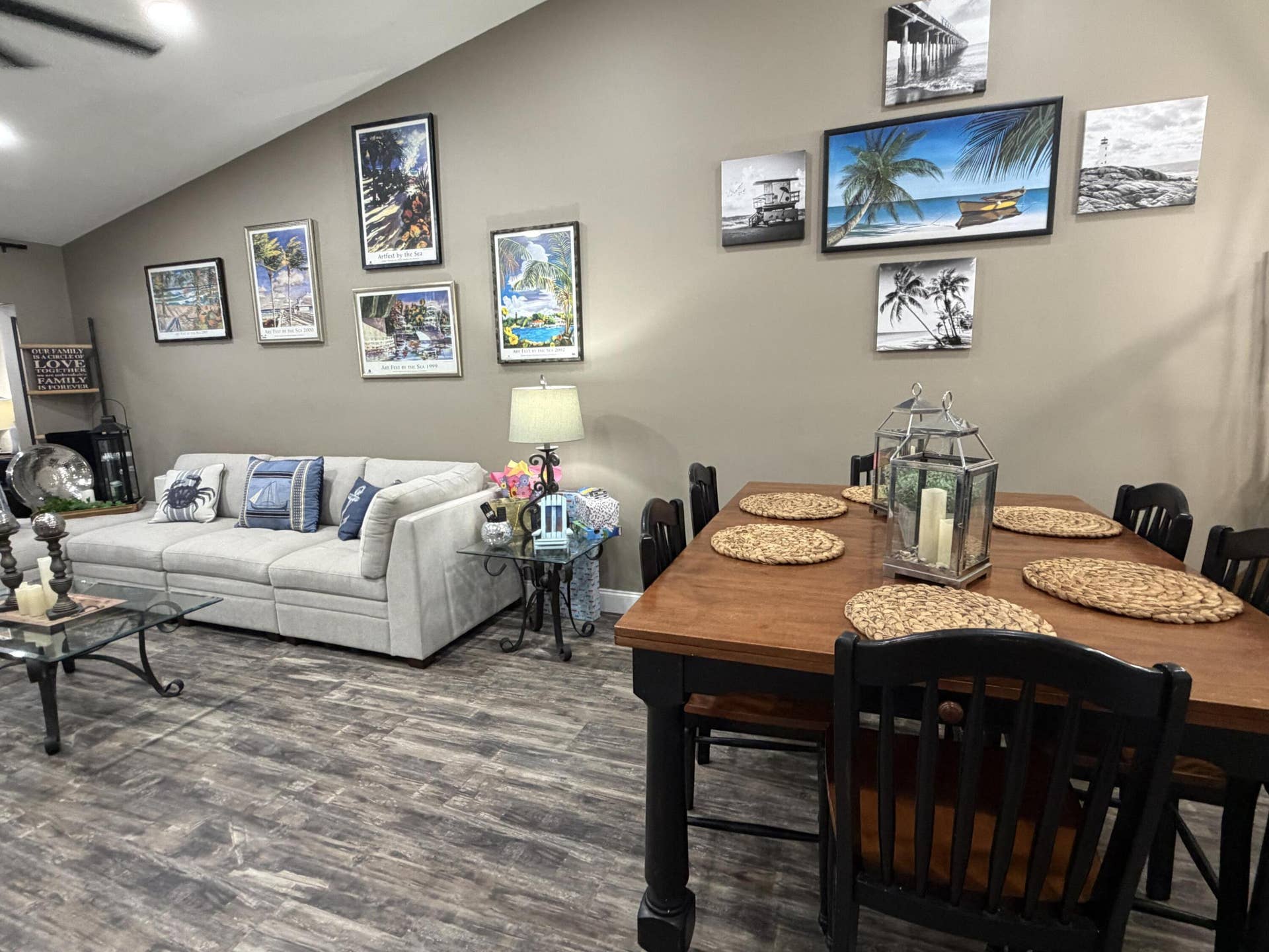 Jupiter, FL 33458 Dining area with living room