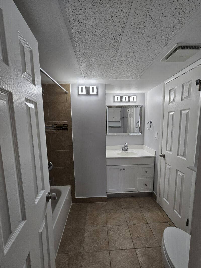 3105 Oakland Shores Drive, #j204, Oakland Park, FL 33309 2