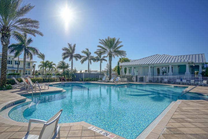 1334 S Community Drive, Jupiter, FL 33458 Windsor Park Pool 1