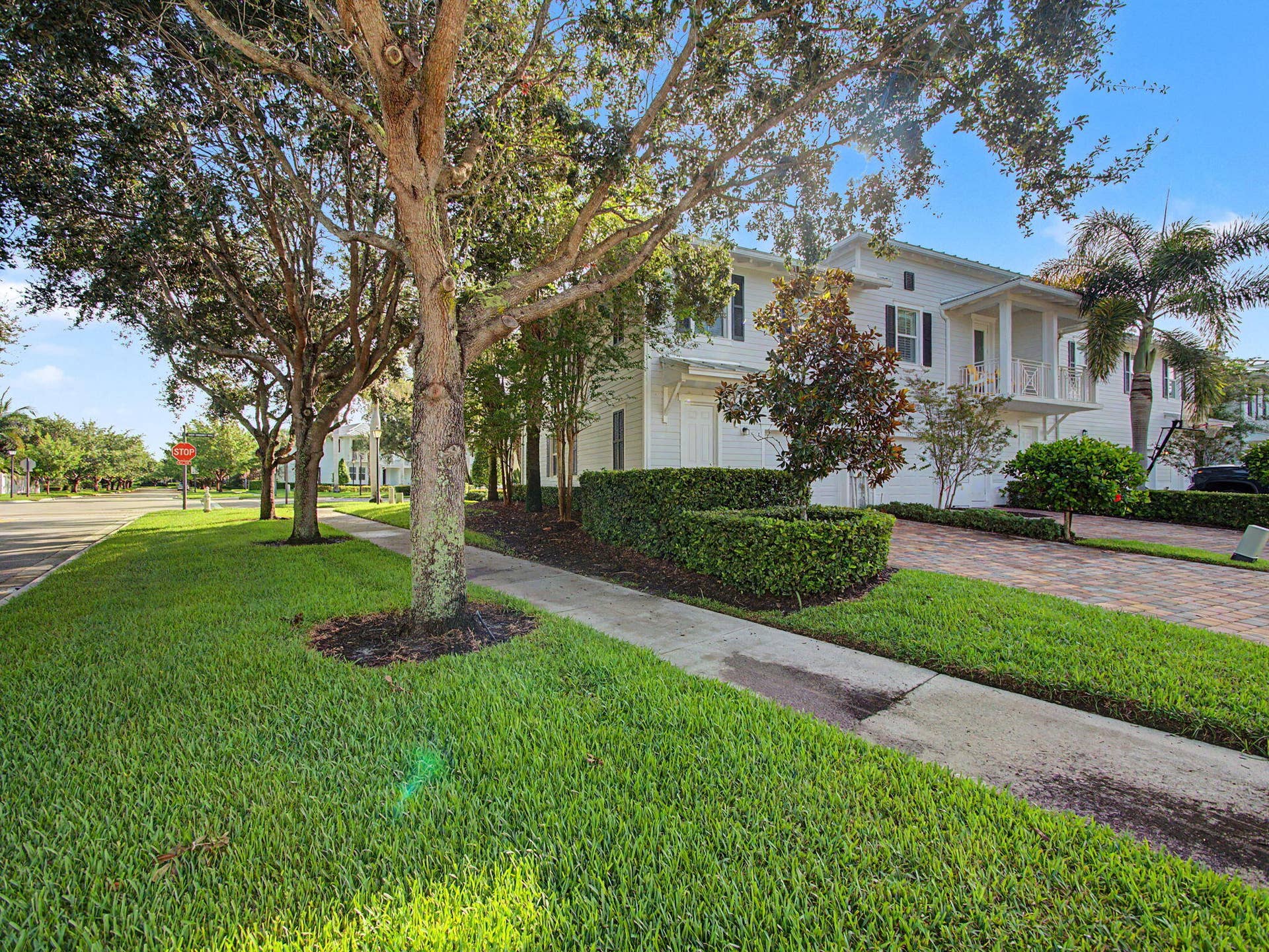 1334 S Community Drive, Jupiter, FL 33458 25-web-or-mls-011