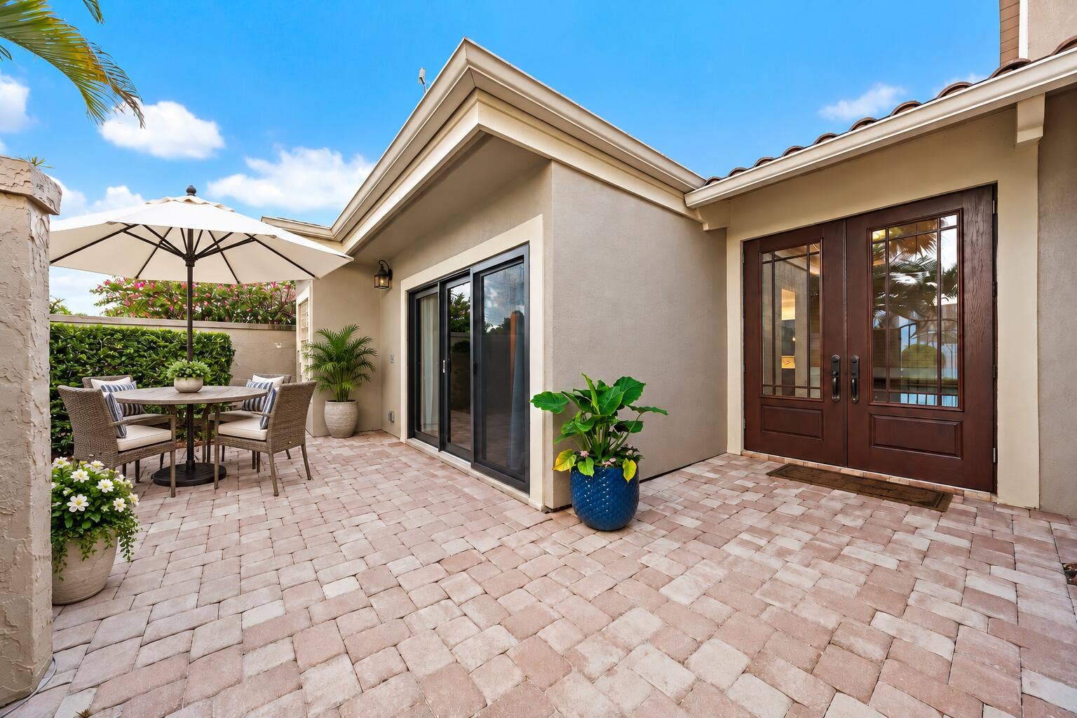 101 W Spearfish Lane, Jupiter, FL 33477 Courtyard - Virtually Staged