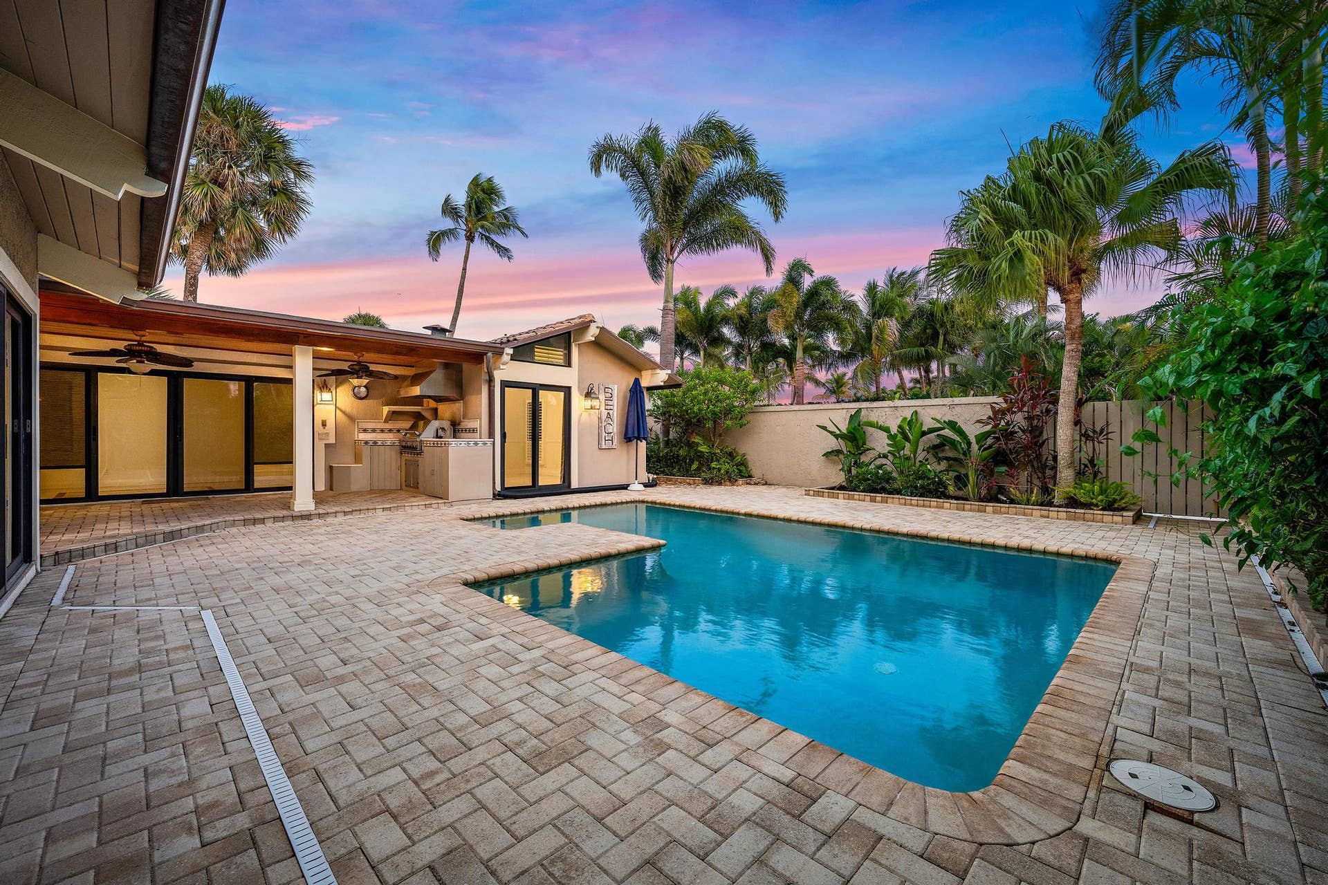 101 W Spearfish Lane, Jupiter, FL 33477 Back Exterior & Pool