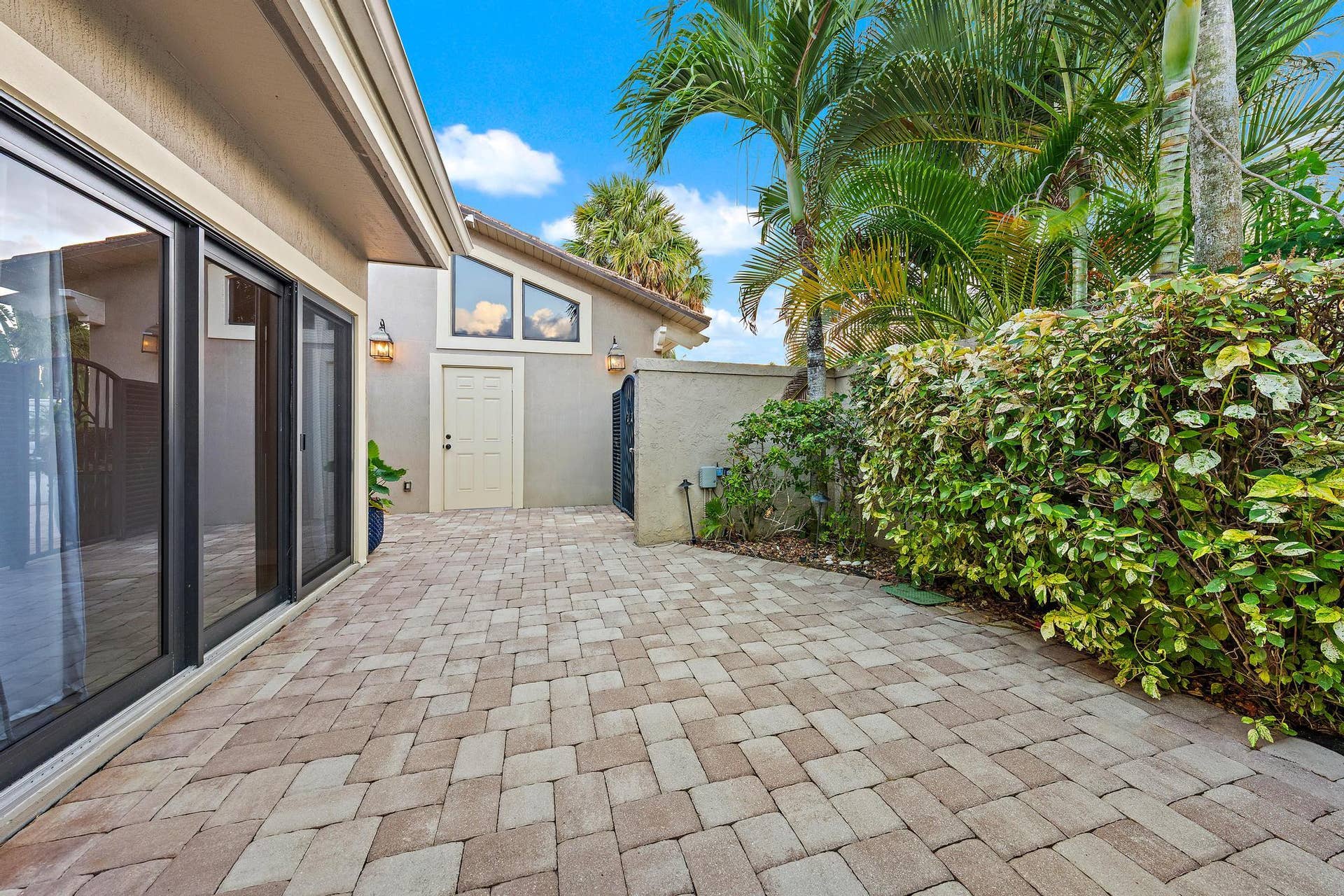 101 W Spearfish Lane, Jupiter, FL 33477 Courtyard