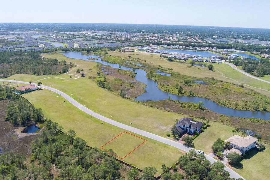 Property photo for 137 SE TRAMONTO Street, Port St Lucie, FL