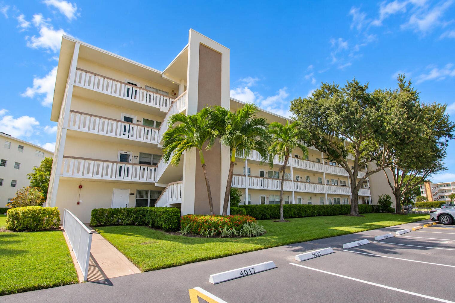 2012 ASHBY C, #2012, Deerfield Beach, FL 33442 FC2F0D9F-C587-4F51-9CA4-0CF287BADCE3