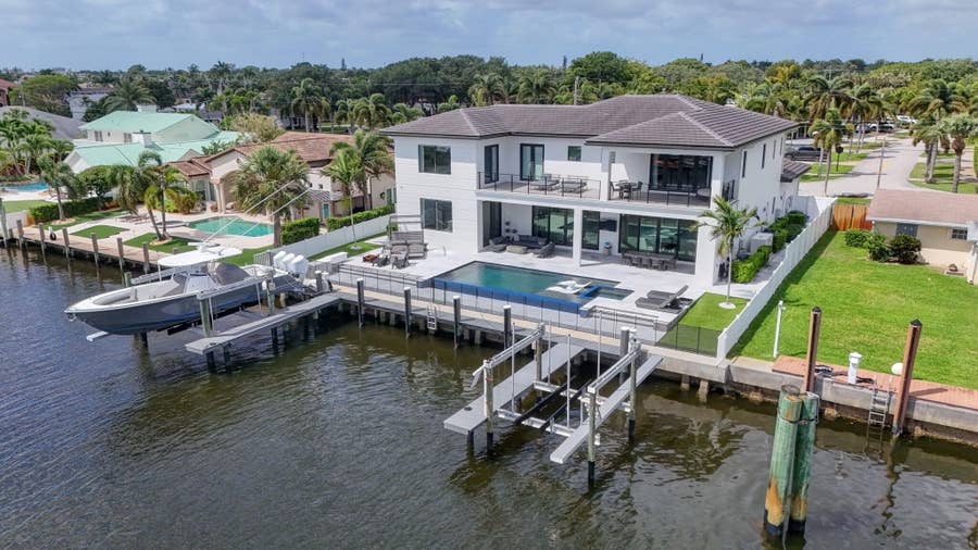 Property photo for 824 Shore Drive, North Palm Beach, FL