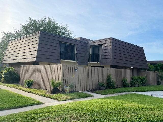 Property photo for 620 6th Court, Palm Beach Gardens, FL