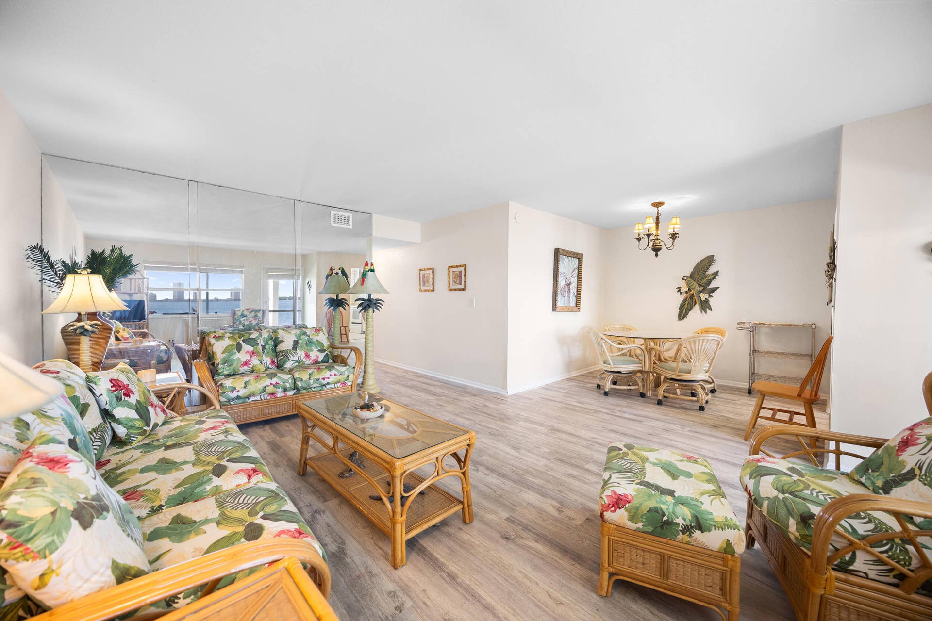 100 Shore Court, #104, North Palm Beach, FL 33408 10_453a8074