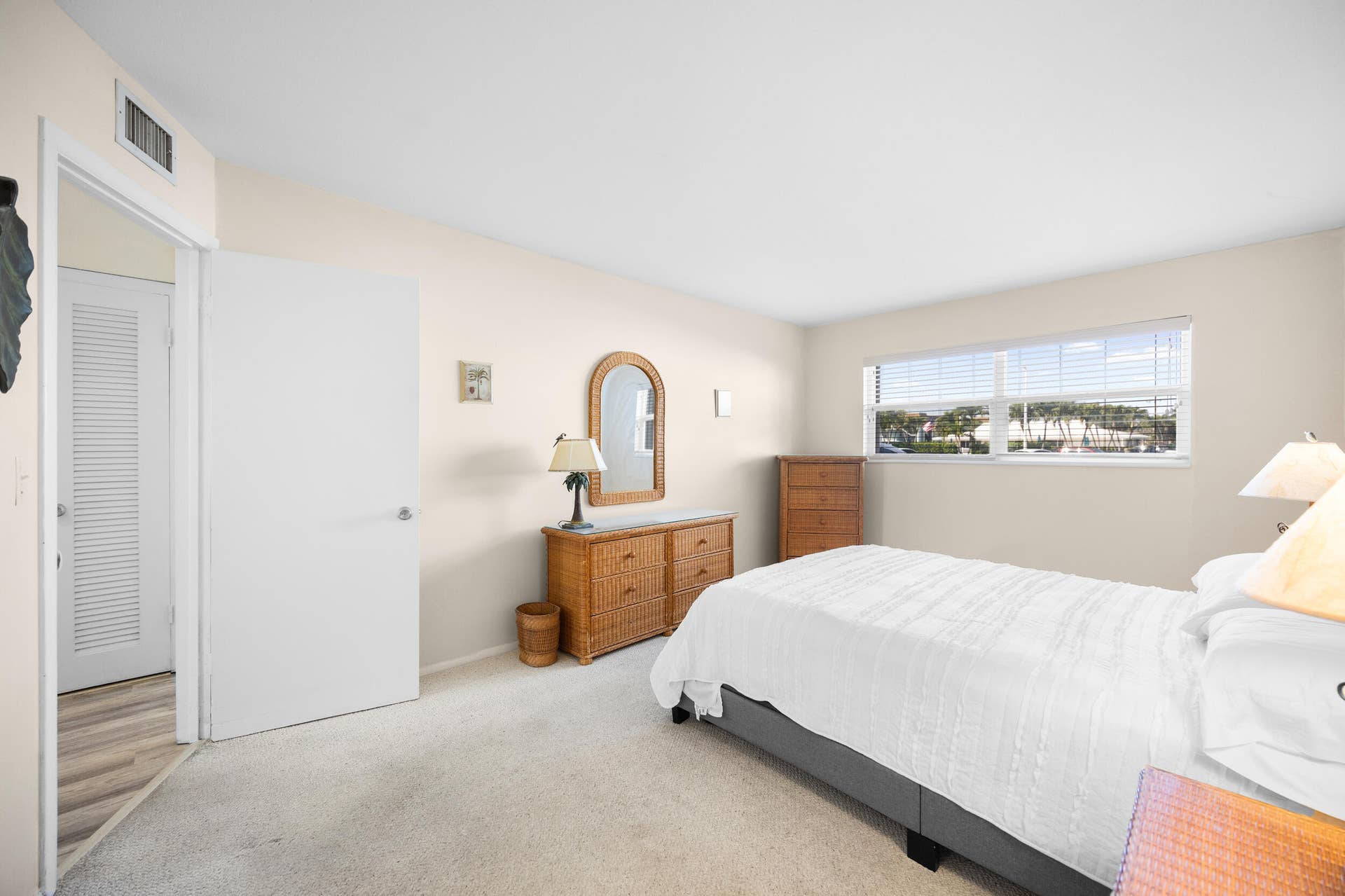 100 Shore Court, #104, North Palm Beach, FL 33408 25_453a8169