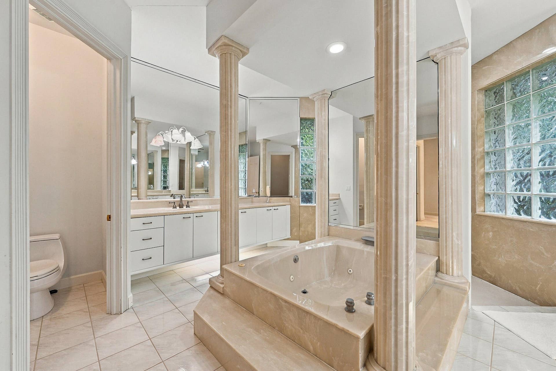 5386 NW 77th Terrace, Coral Springs, FL 33067 24_primary bathroom