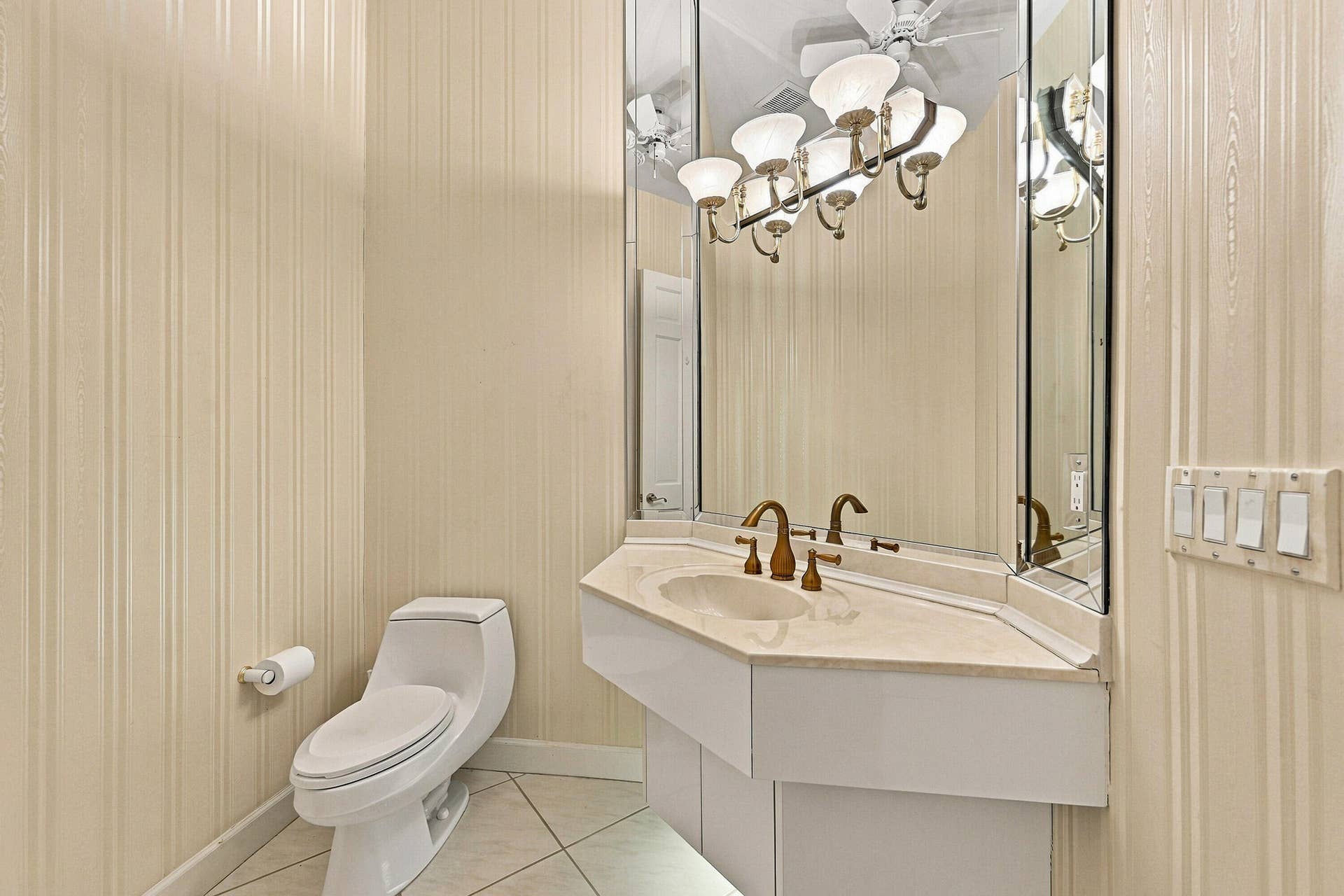 5386 NW 77th Terrace, Coral Springs, FL 33067 18_bathroom