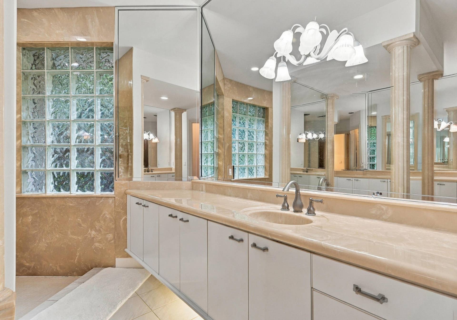 5386 NW 77th Terrace, Coral Springs, FL 33067 26_primary bathroom