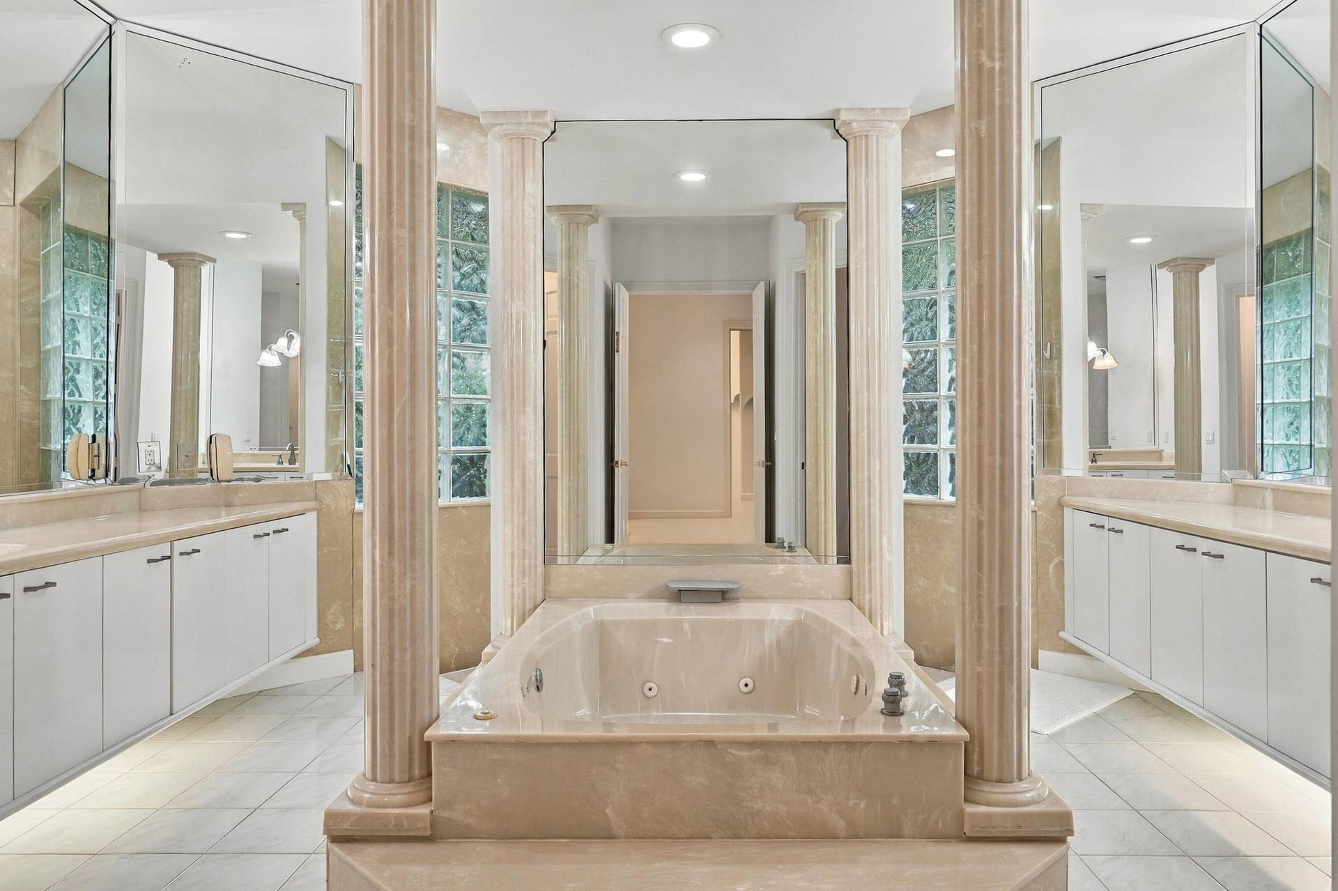 5386 NW 77th Terrace, Coral Springs, FL 33067 23_primary bathroom