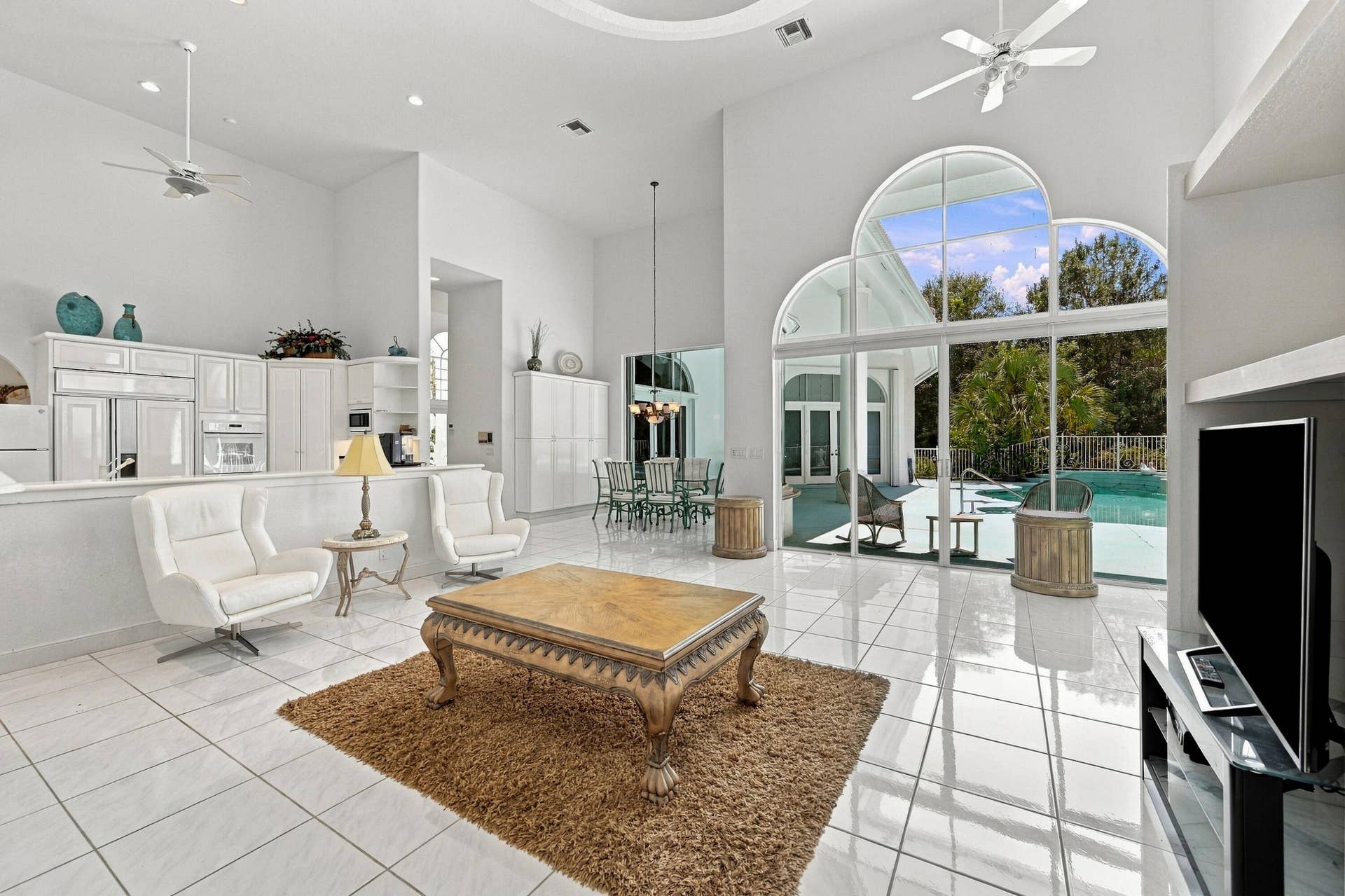5386 NW 77th Terrace, Coral Springs, FL 33067 13_family room