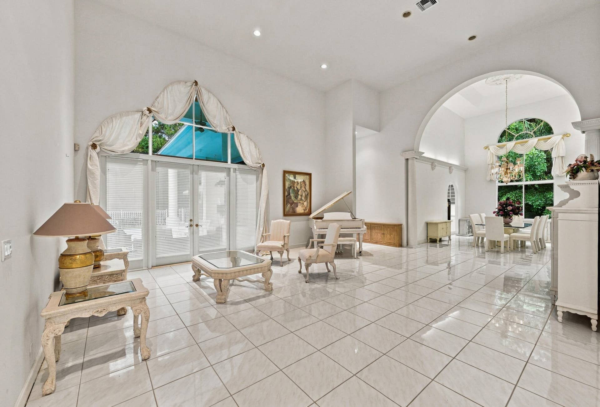 5386 NW 77th Terrace, Coral Springs, FL 33067 06_living room