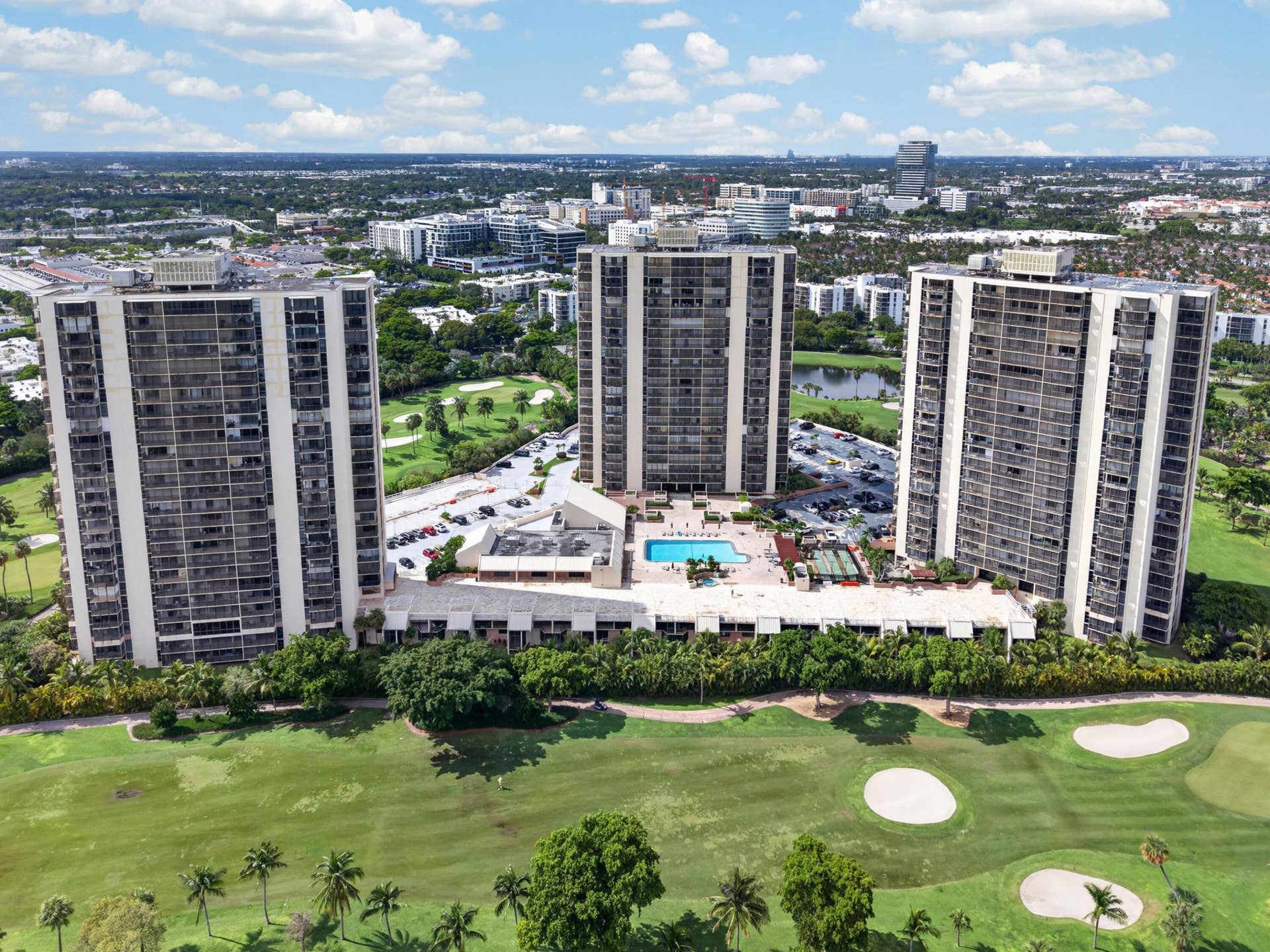 20379 W COUNTRY CLUB Drive, #1139, Aventura, FL 33180 Three multi-story residential towers with balconies