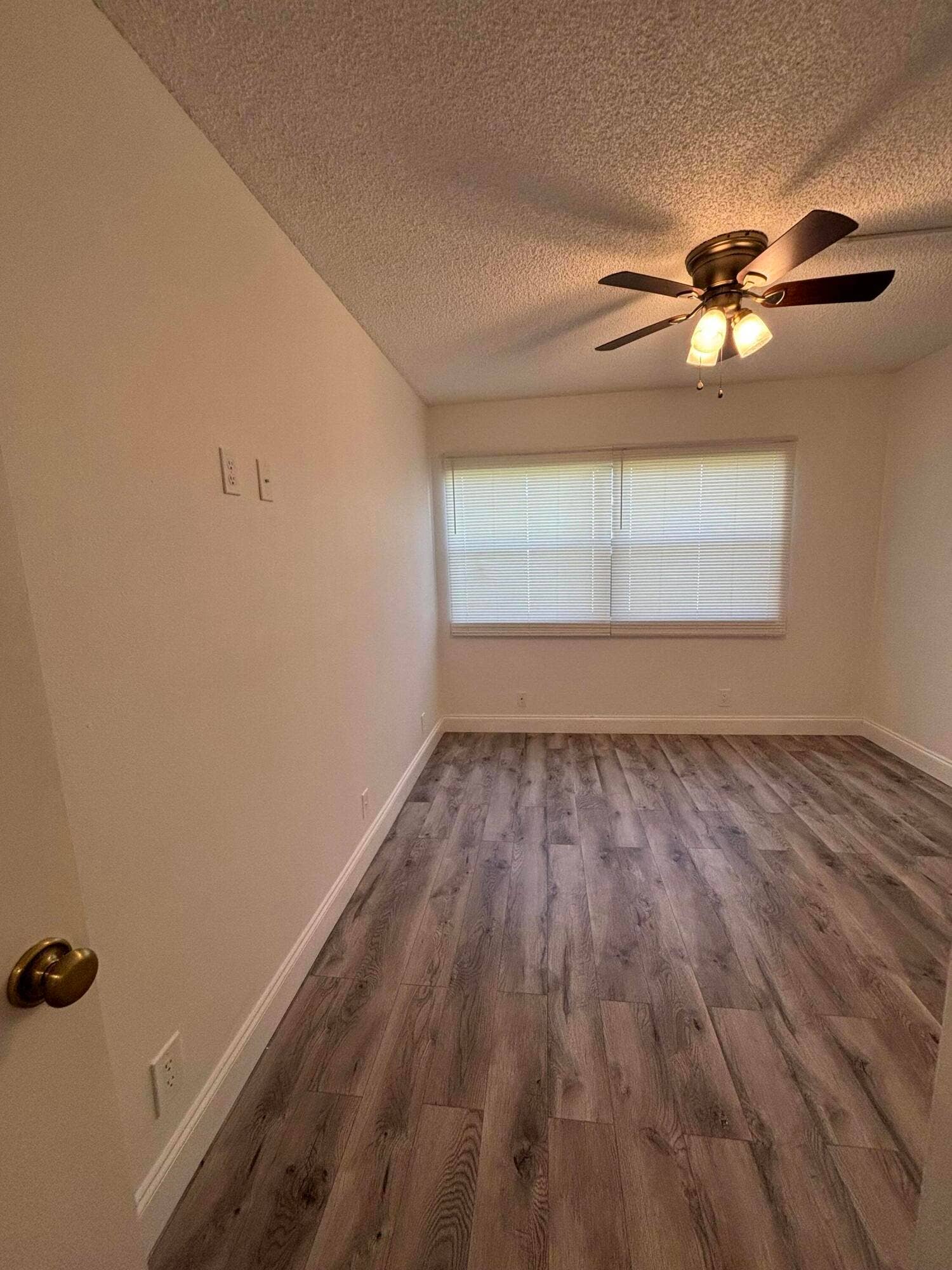 220 Lakeview Drive, #103, Weston, FL 33326 Bedroom 1