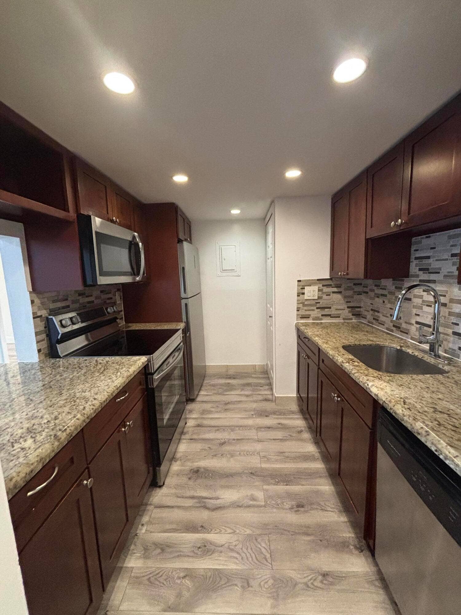 220 Lakeview Drive, #103, Weston, FL 33326 IMG_7284_2