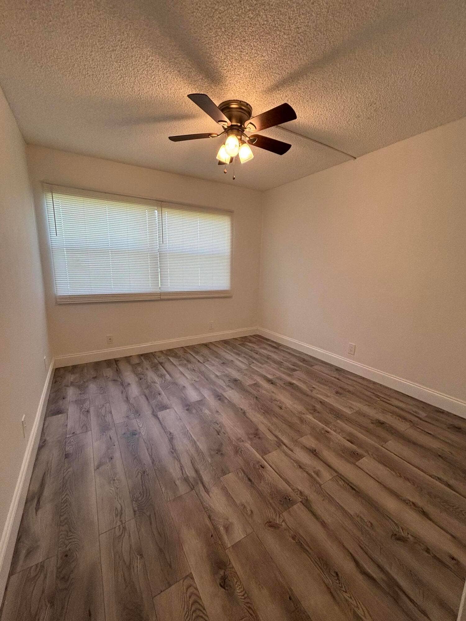 220 Lakeview Drive, #103, Weston, FL 33326 IMG_7291_2