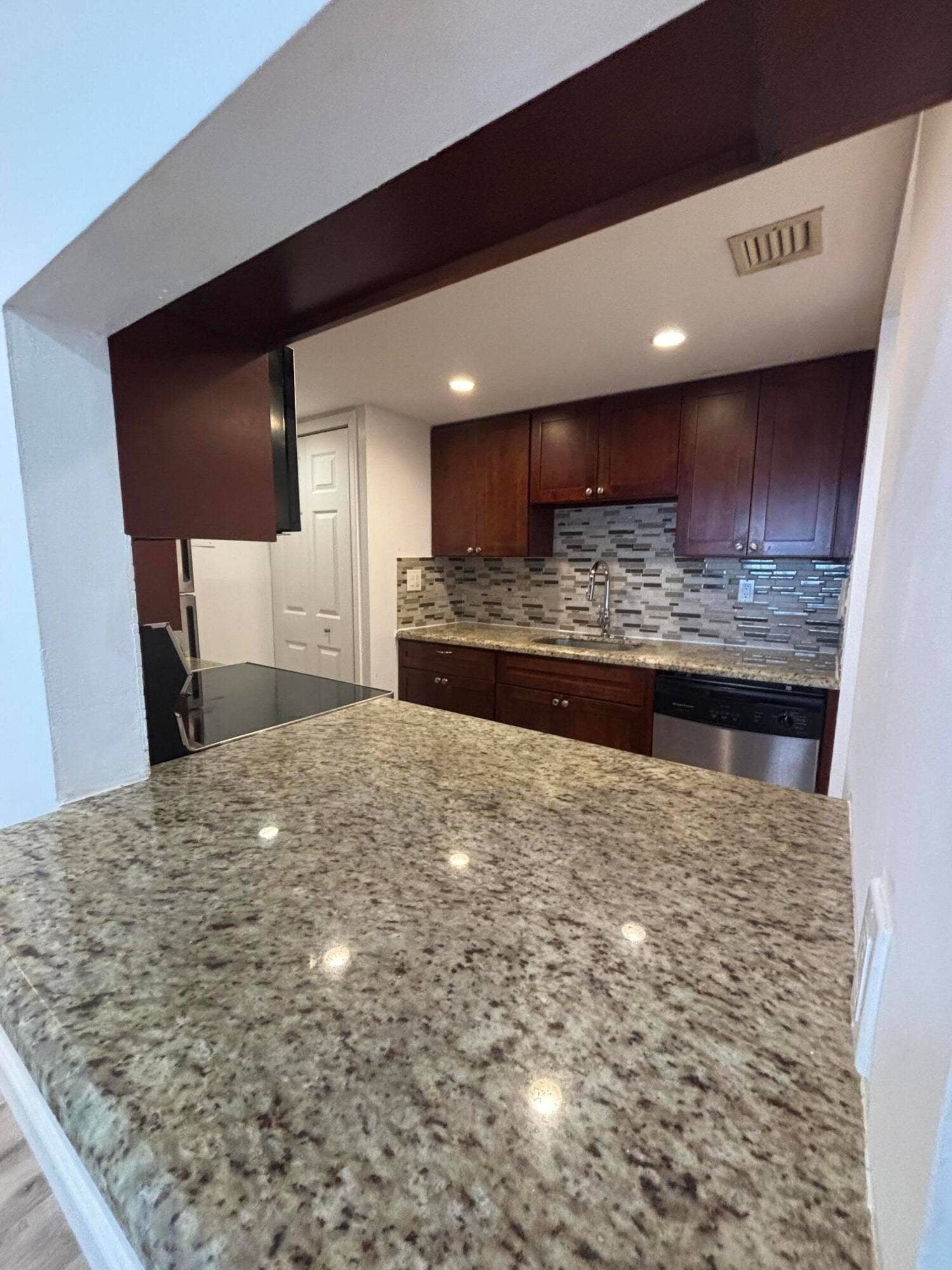 220 Lakeview Drive, #103, Weston, FL 33326 IMG_7283_2