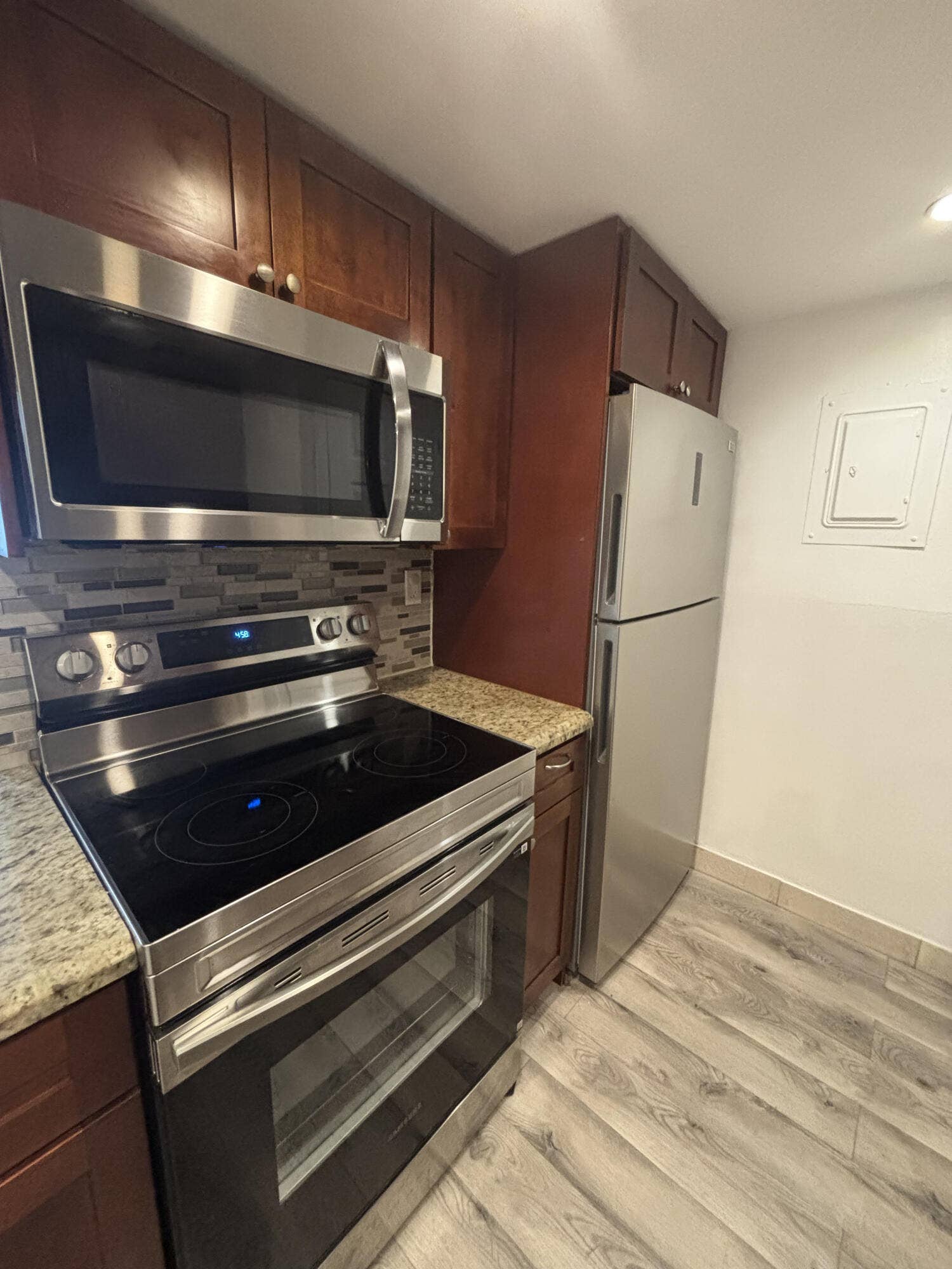 220 Lakeview Drive, #103, Weston, FL 33326 IMG_7268
