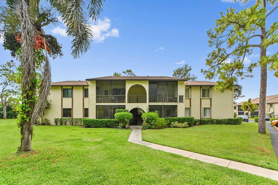 Property photo for 319 Knotty Pine Circle, #C-1, Greenacres, FL