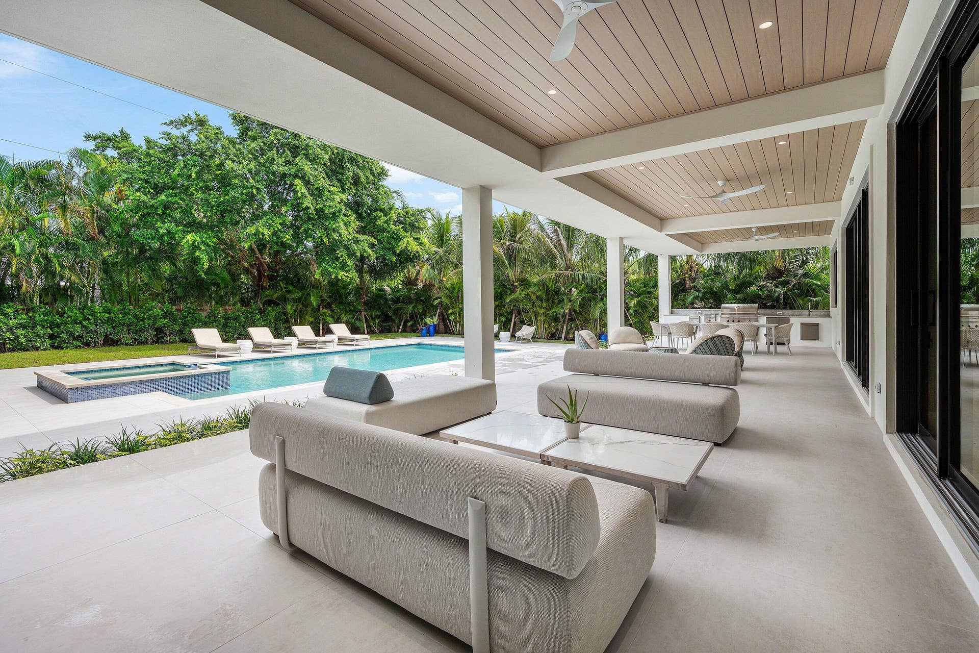 145 ALHAMBRA Place, West Palm Beach, FL 33405 077-145AlhambraPlace-WestPalmBeach-FL-33
