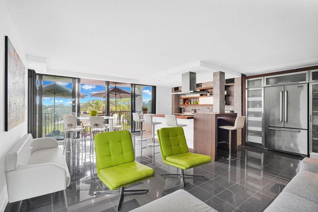 1350 River Reach Drive, #417, Fort Lauderdale, FL 33315 Spacious open living area