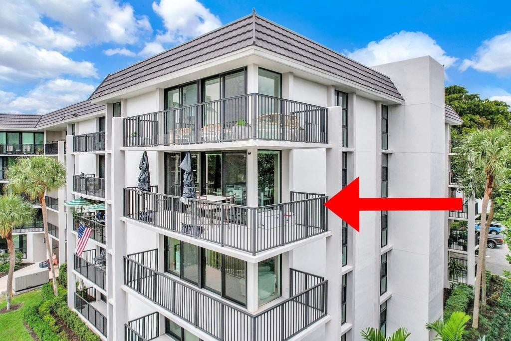 1350 River Reach Drive, #417, Fort Lauderdale, FL 33315 Wraparound Covered Balcony with Sunny SE Exposure