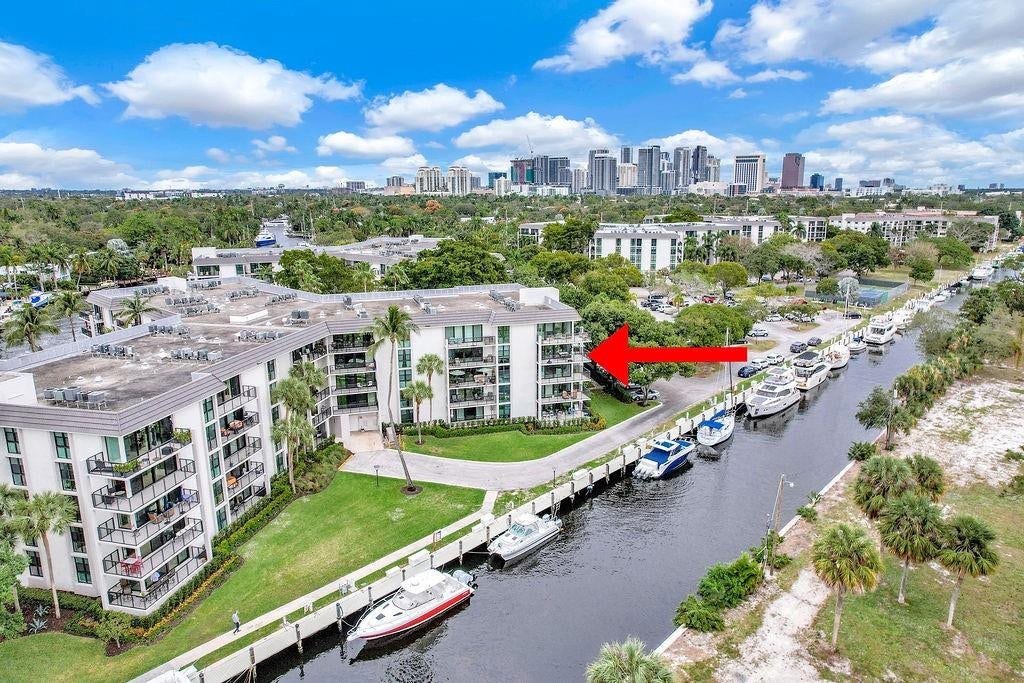 1350 River Reach Drive, #417, Fort Lauderdale, FL 33315 Waterfront view. Close to downtown.