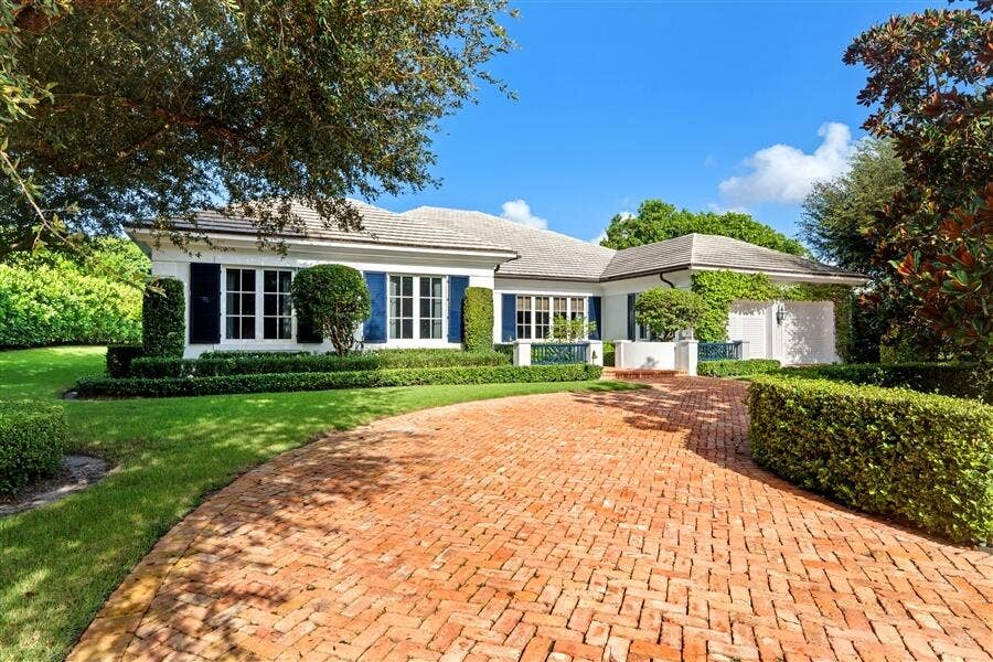 11 Country Road E, Boynton Beach, FL 33436 dash_FRONT_ANGLE_RIGHT