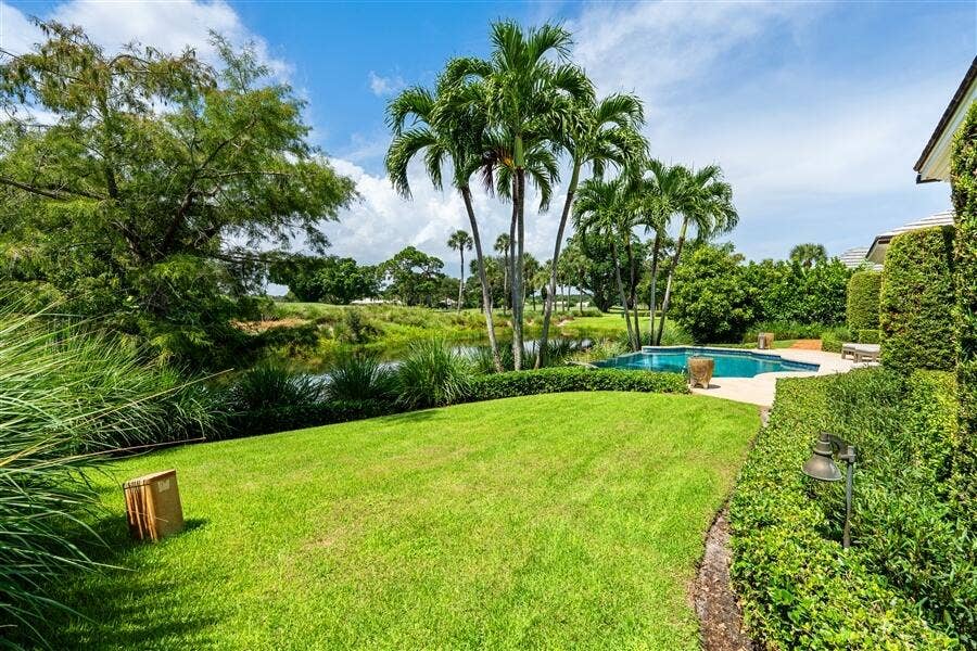 11 Country Road E, Boynton Beach, FL 33436 dash_GREENSPACE_TO_POOL