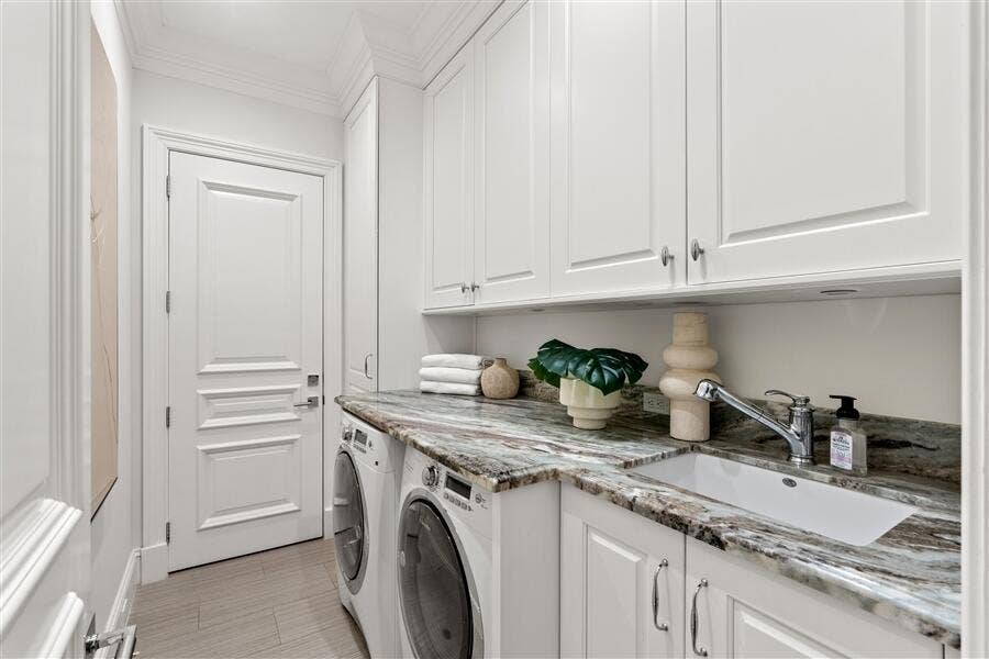 11 Country Road E, Boynton Beach, FL 33436 dash_LAUNDRY_ROOM