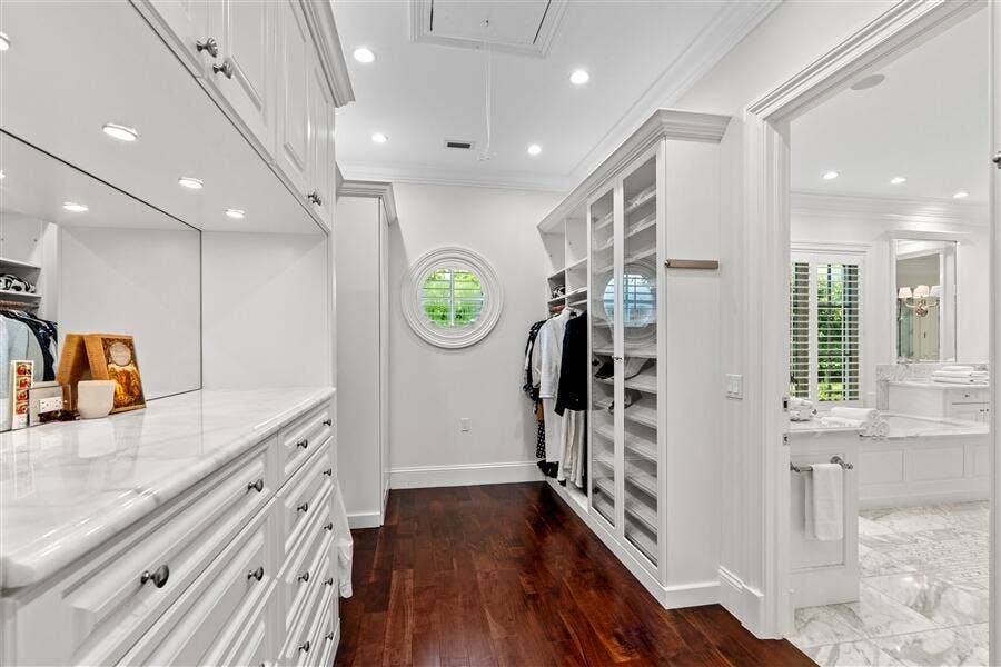 11 Country Road E, Boynton Beach, FL 33436 dash_CLOSET