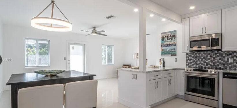 1413 NW 5th Avenue, Fort Lauderdale, FL 33311 kitchen verticle