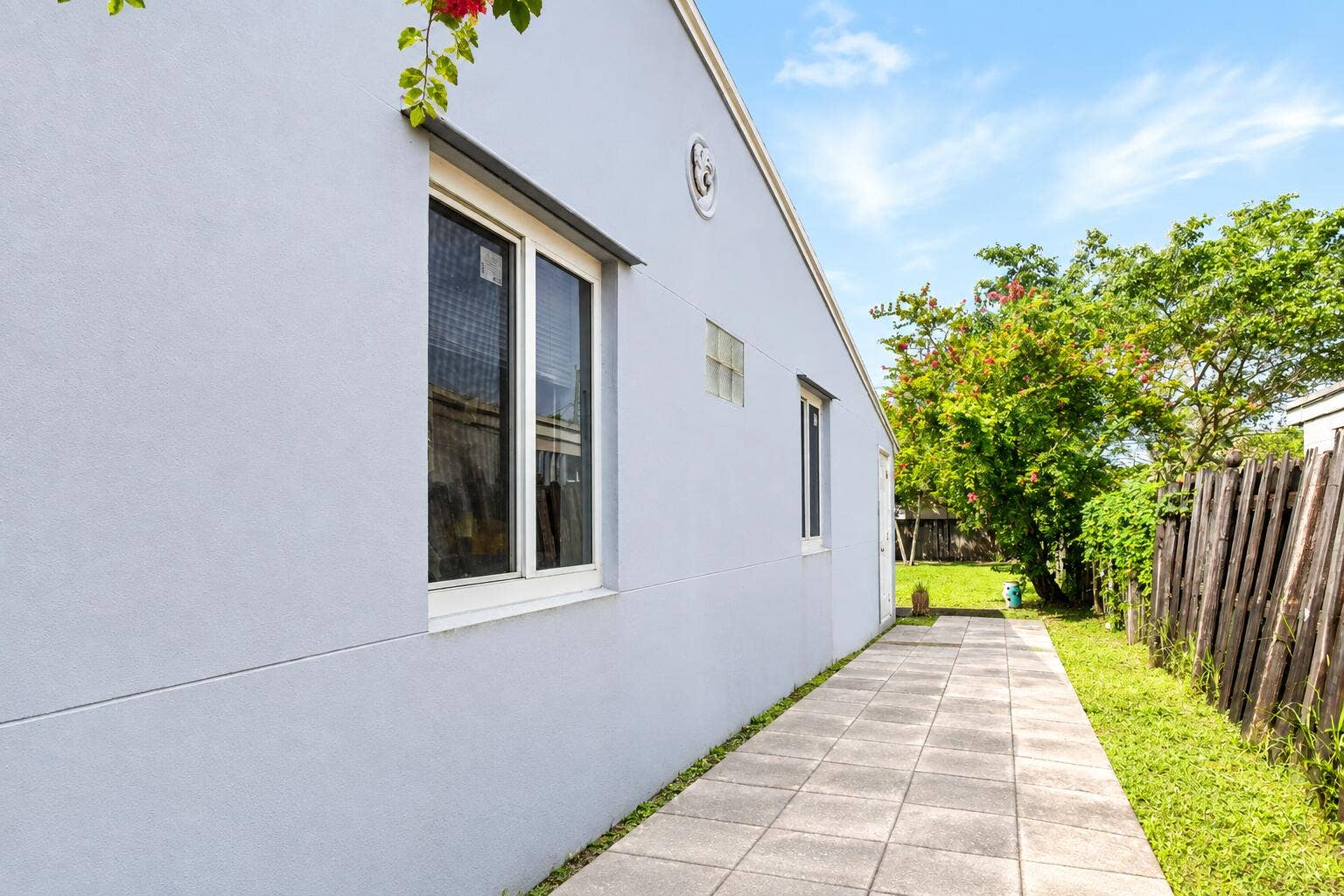 1413 NW 5th Avenue, Fort Lauderdale, FL 33311 1413 other side walkway