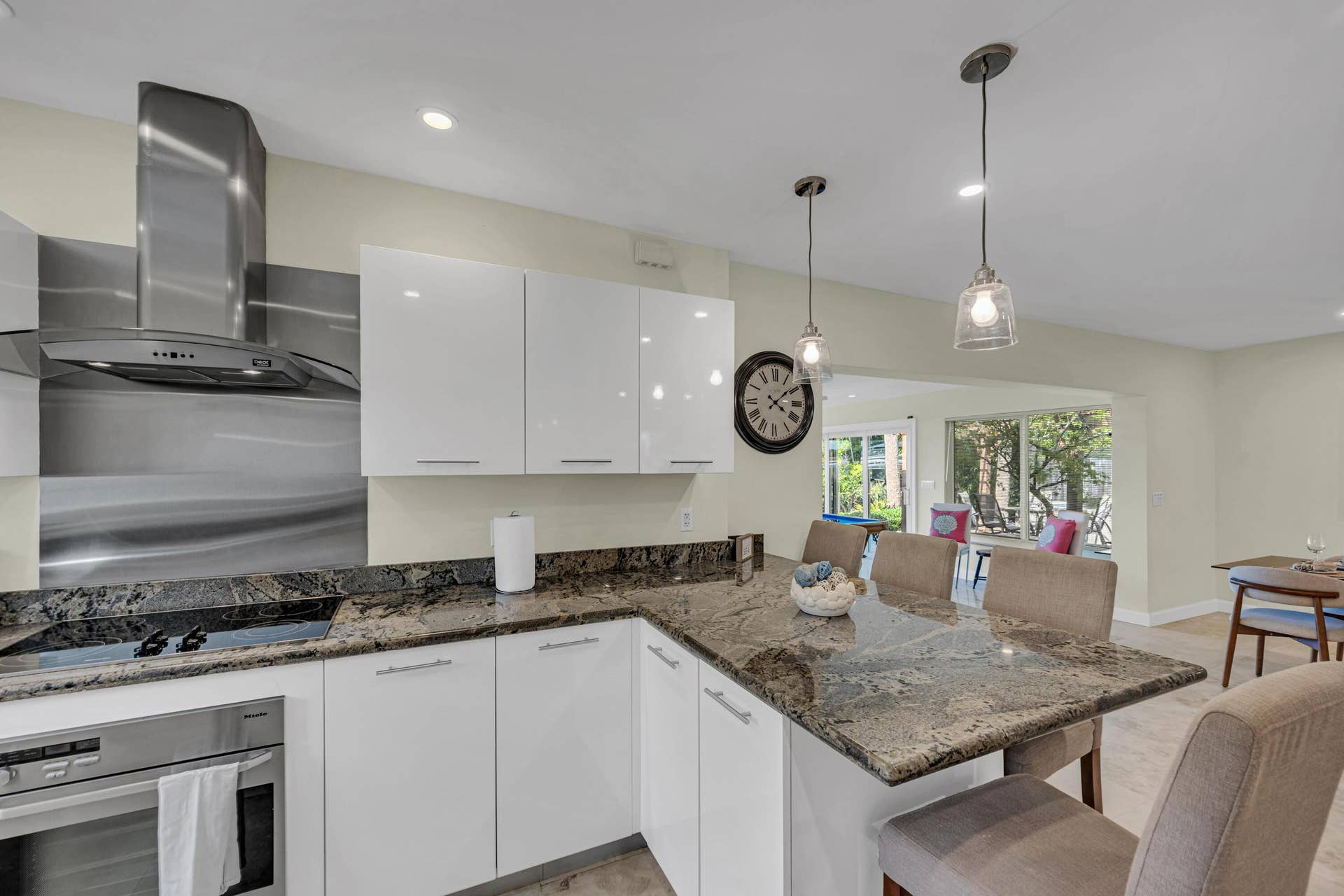 1995 Ixora Road, North Miami, FL 33181 1995 IXORA RD-28