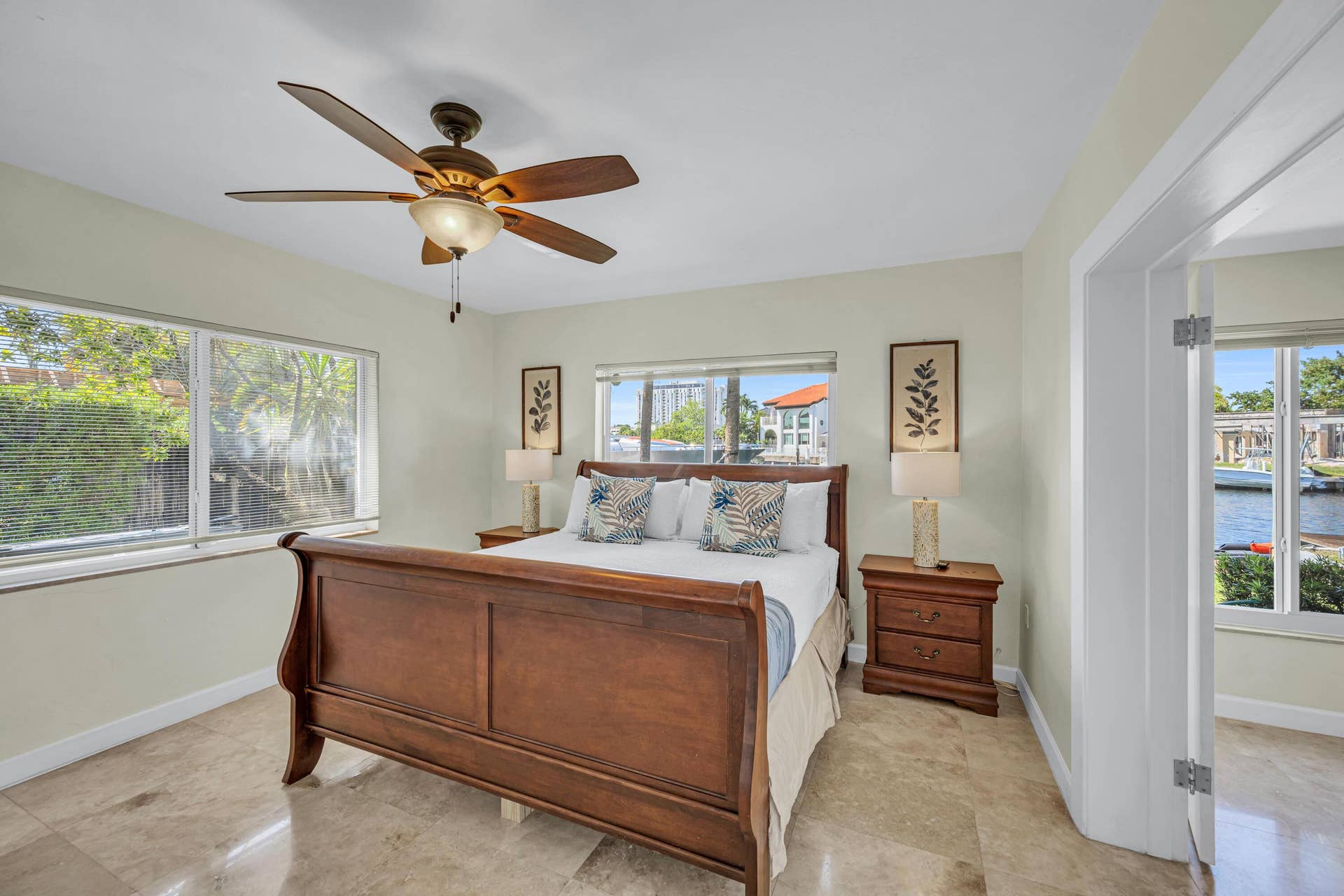 1995 Ixora Road, North Miami, FL 33181 1995 IXORA RD-32