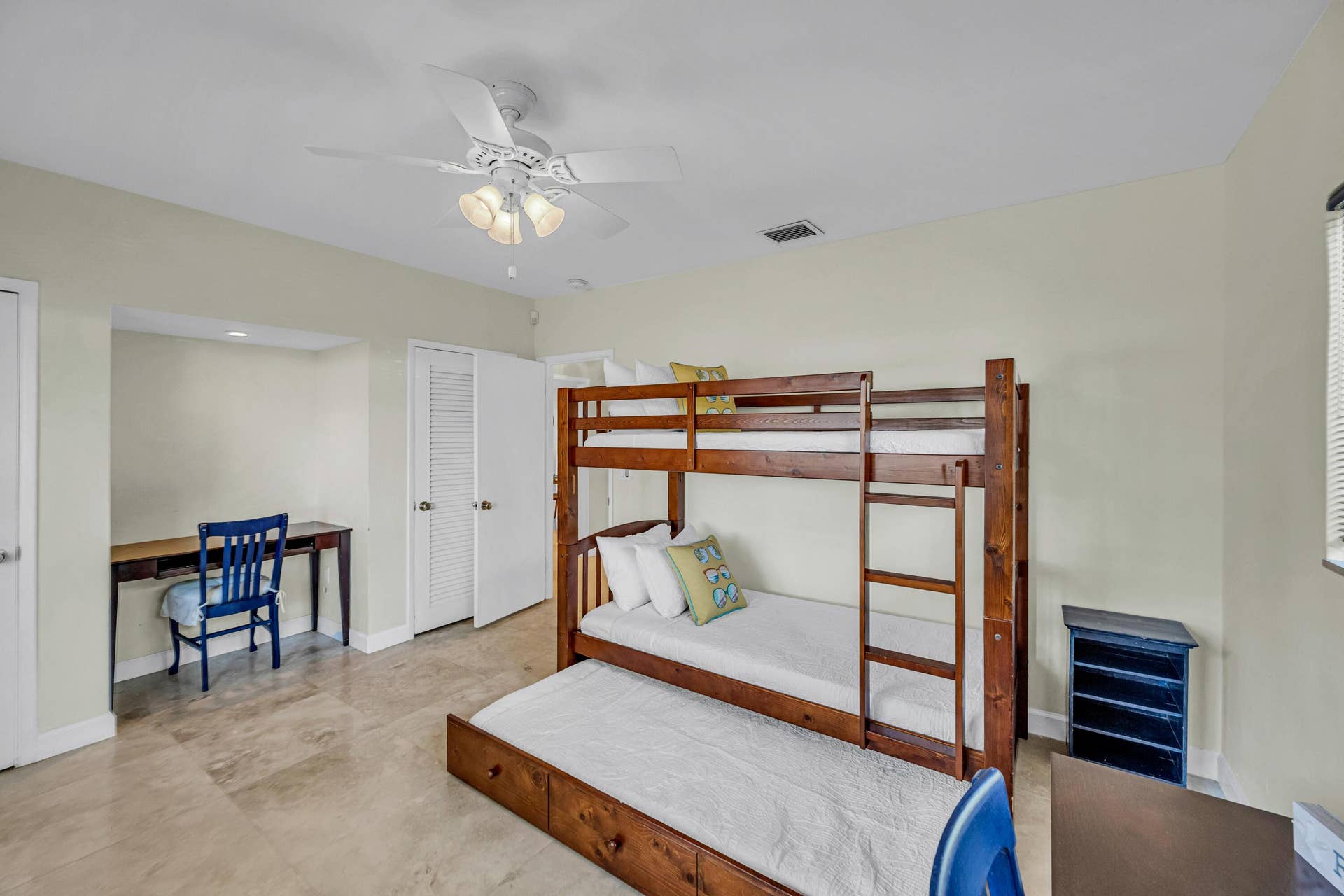 1995 Ixora Road, North Miami, FL 33181 1995 IXORA RD-41