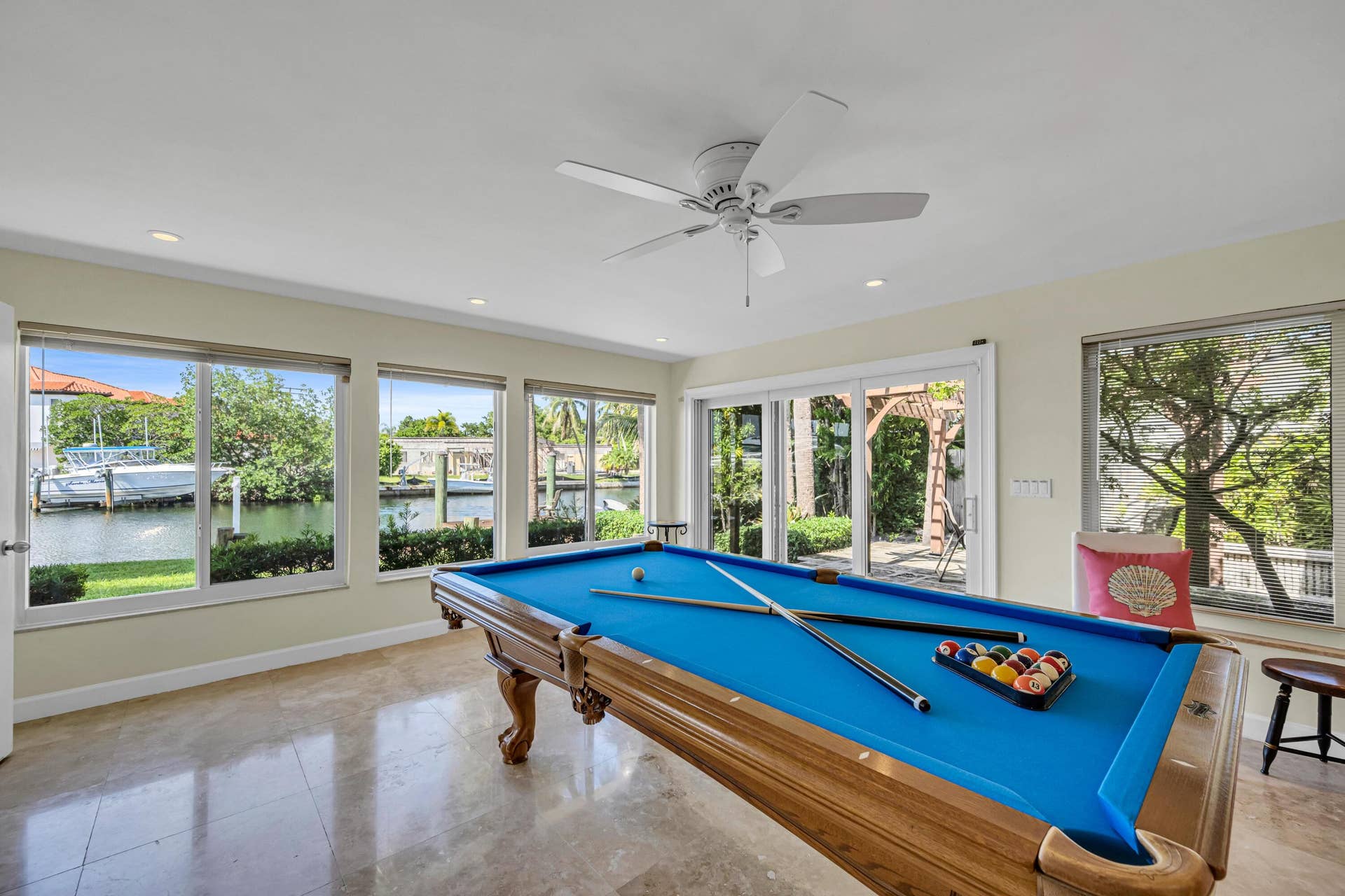 1995 Ixora Road, North Miami, FL 33181 1995 IXORA RD-9