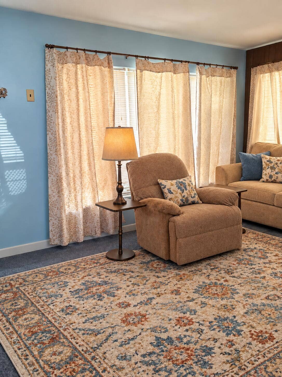 5051 SW 10TH Street, Plantation, FL 33317 Huge Florida room/ den/ family room