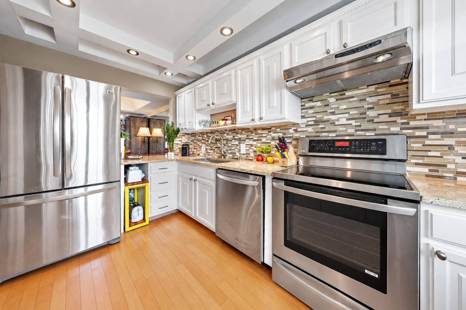 155 Yacht Club Drive, #207, North Palm Beach, FL 33408 Kitchen2