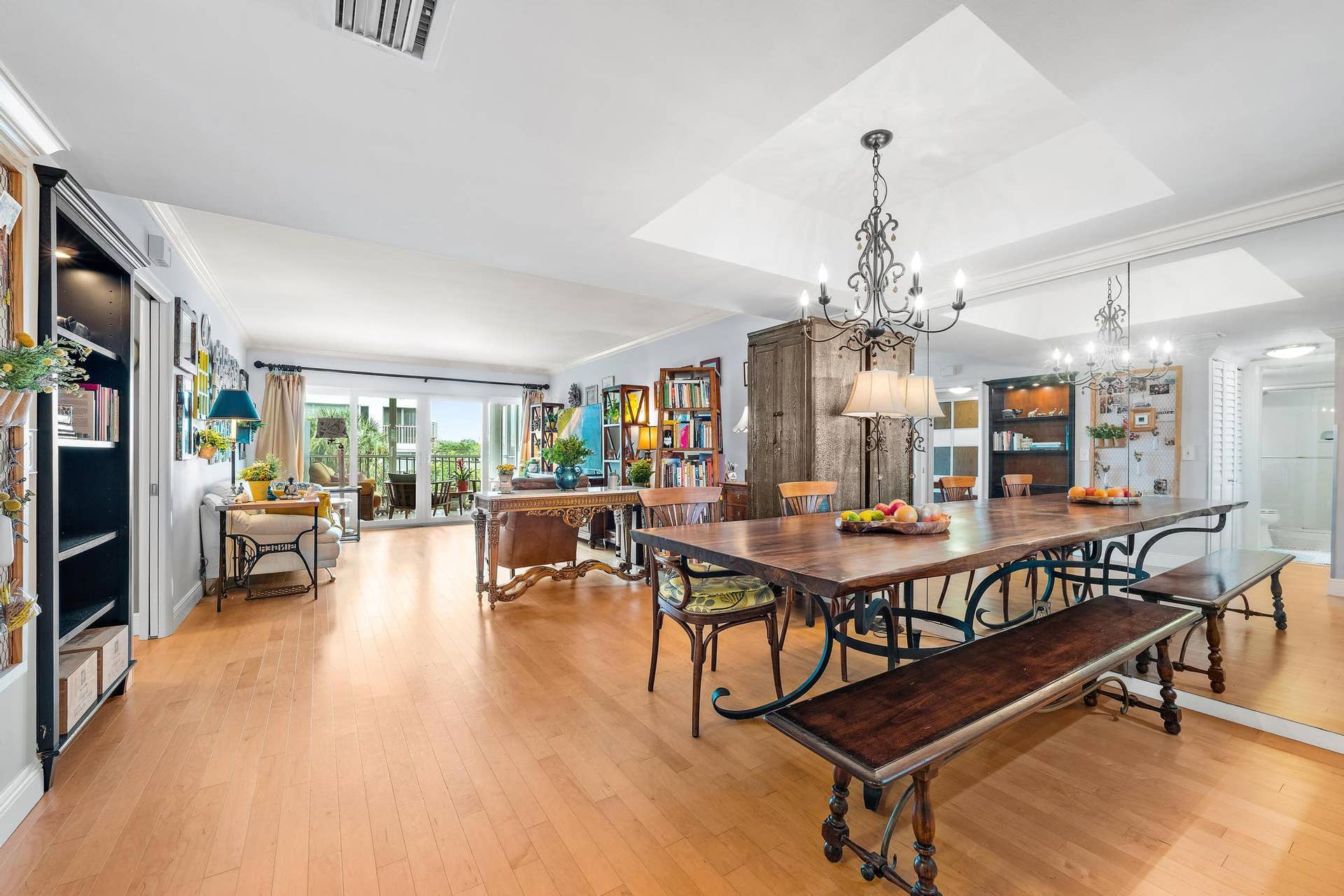 155 Yacht Club Drive, #207, North Palm Beach, FL 33408 Dining Room/Living Room