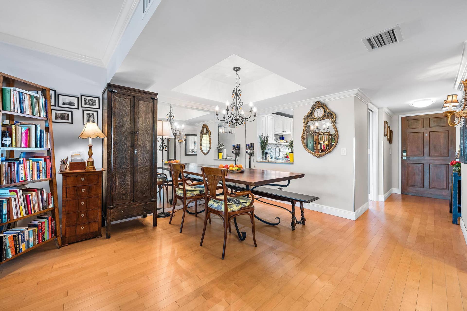 155 Yacht Club Drive, #207, North Palm Beach, FL 33408 Dining Room