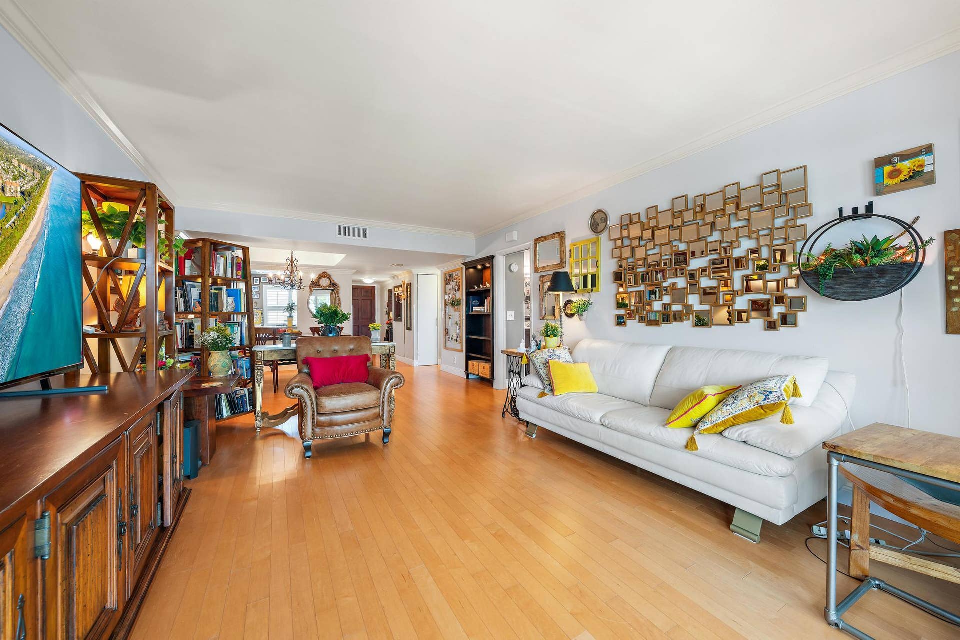 155 Yacht Club Drive, #207, North Palm Beach, FL 33408 Living Room