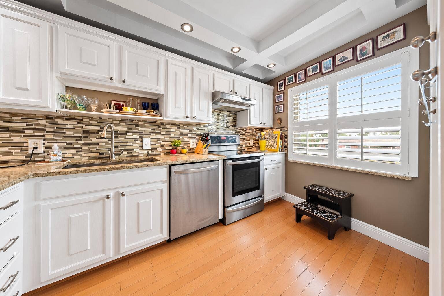 155 Yacht Club Drive, #207, North Palm Beach, FL 33408 Kitchen1