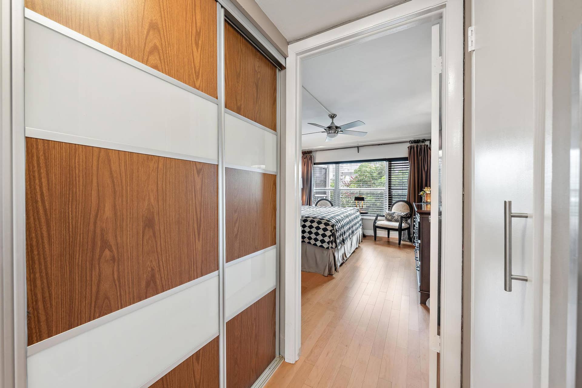 155 Yacht Club Drive, #207, North Palm Beach, FL 33408 Hallway to Primary Bedroom